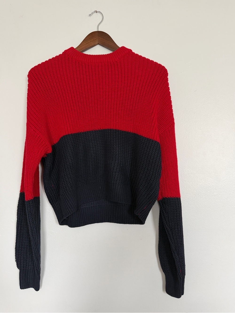 Pull&Bear Red and Navy Colorblock Cropped Crewneck Sweater